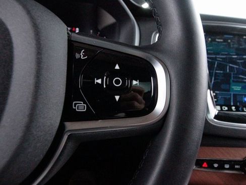 Certified 2025 Volvo XC90 B6 Plus w/ Protection Package Premier image 23