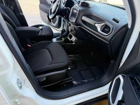 Used 2020 Jeep Renegade Sport w/ UConnect 7.0 Group FWD image 19