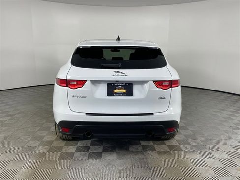 Used 2020 Jaguar F-PACE Prestige image 23
