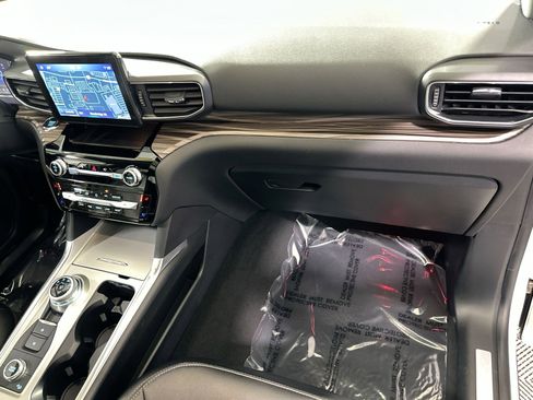 Used 2022 Ford Explorer Limited w/ Equipment Group 301A image 39