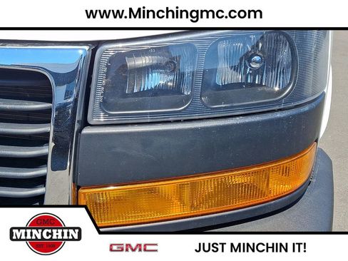 Used 2024 GMC Savana 2500 w/ Driver Convenience Package RWD image 9