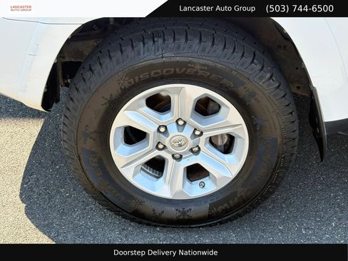 Used 2016 Toyota 4Runner SR5 AWD/4WD image 29