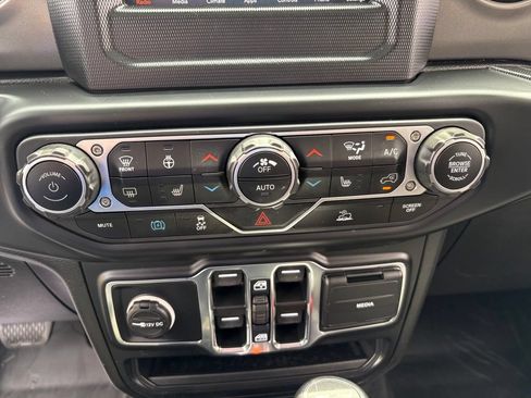 Used 2023 Jeep Wrangler Unlimited w/ Cold Weather Group AWD/4WD image 26