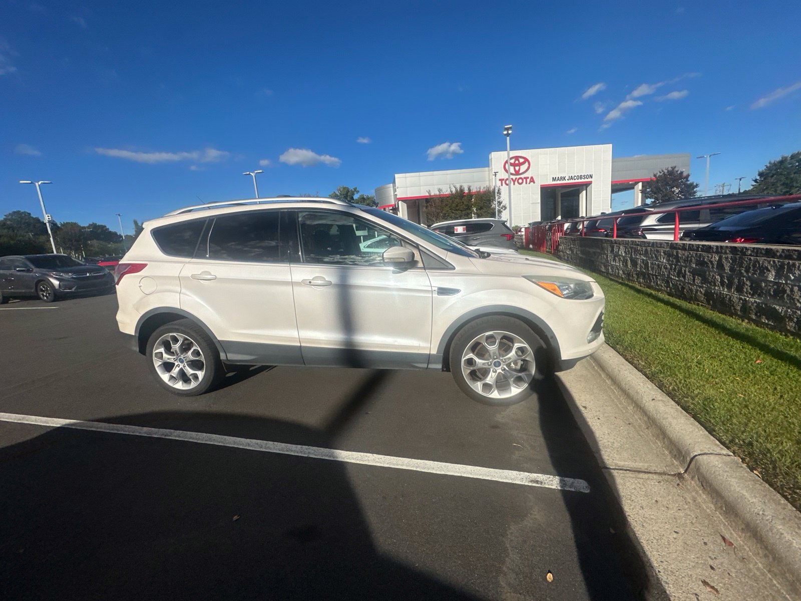 Used 2013 Ford Escape Titanium w/ Parking Technology Pkg FWD image 14