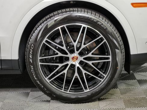 New 2026 Porsche Cayenne AWD/4WD image 40