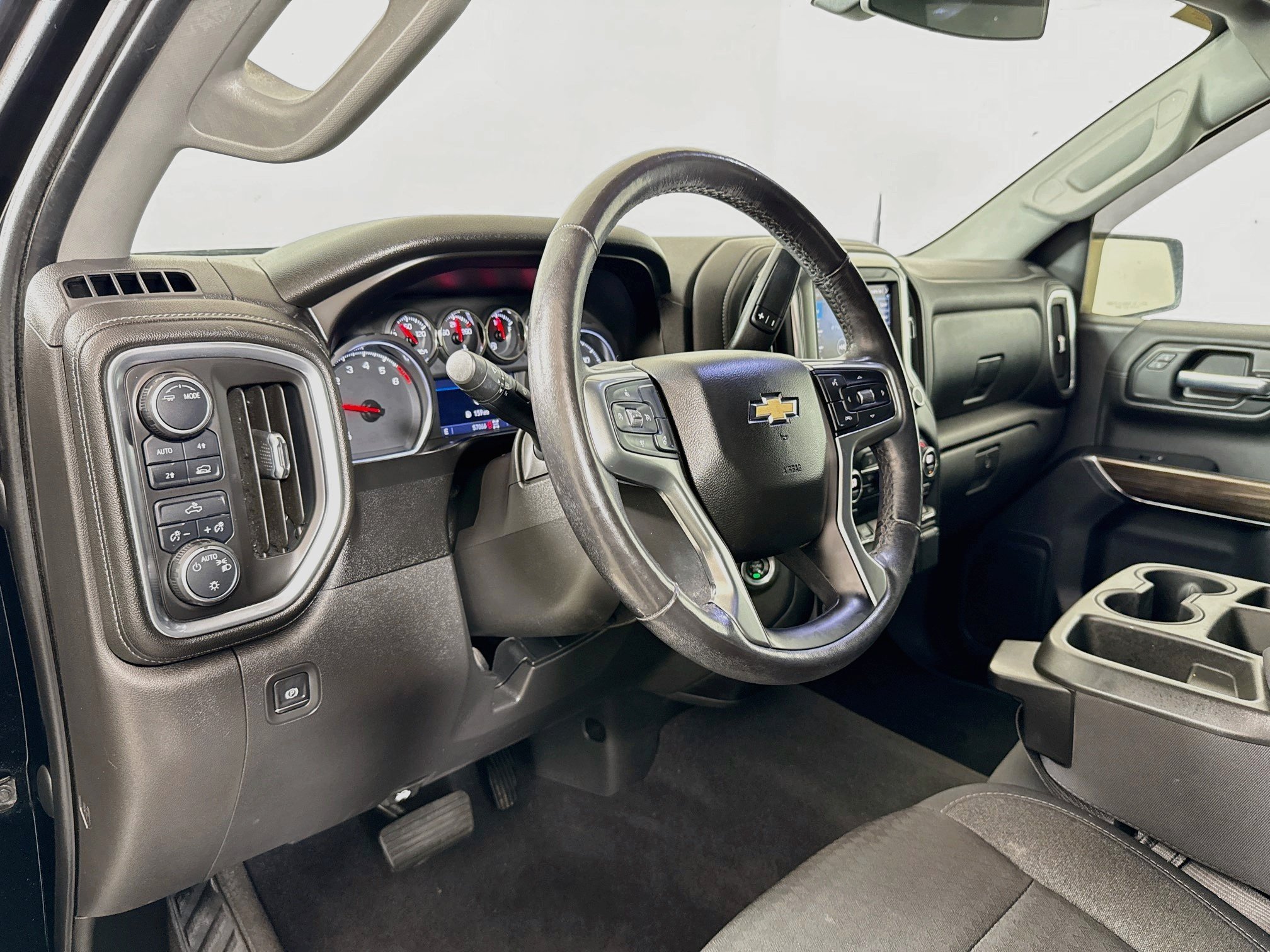 Used 2020 Chevrolet Silverado 1500 LT w/ All-Star Edition AWD/4WD image 9