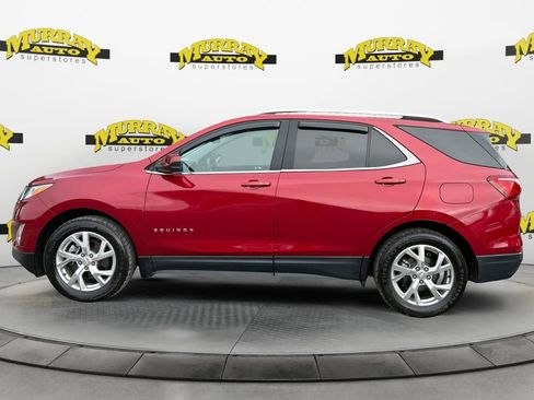 Used 2020 Chevrolet Equinox LT image 2