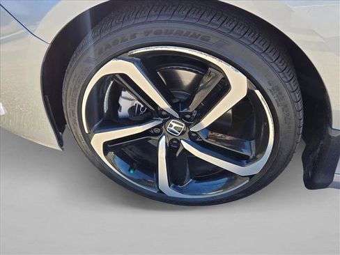 Used 2022 Honda Accord Sport image 9