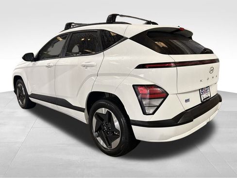 Used 2024 Hyundai Kona SEL image 3