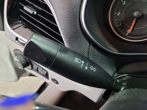 Used 2019 Jeep Cherokee Limited image 45