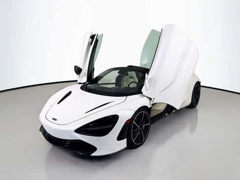 Used 2020 McLaren 720S Spider image 3