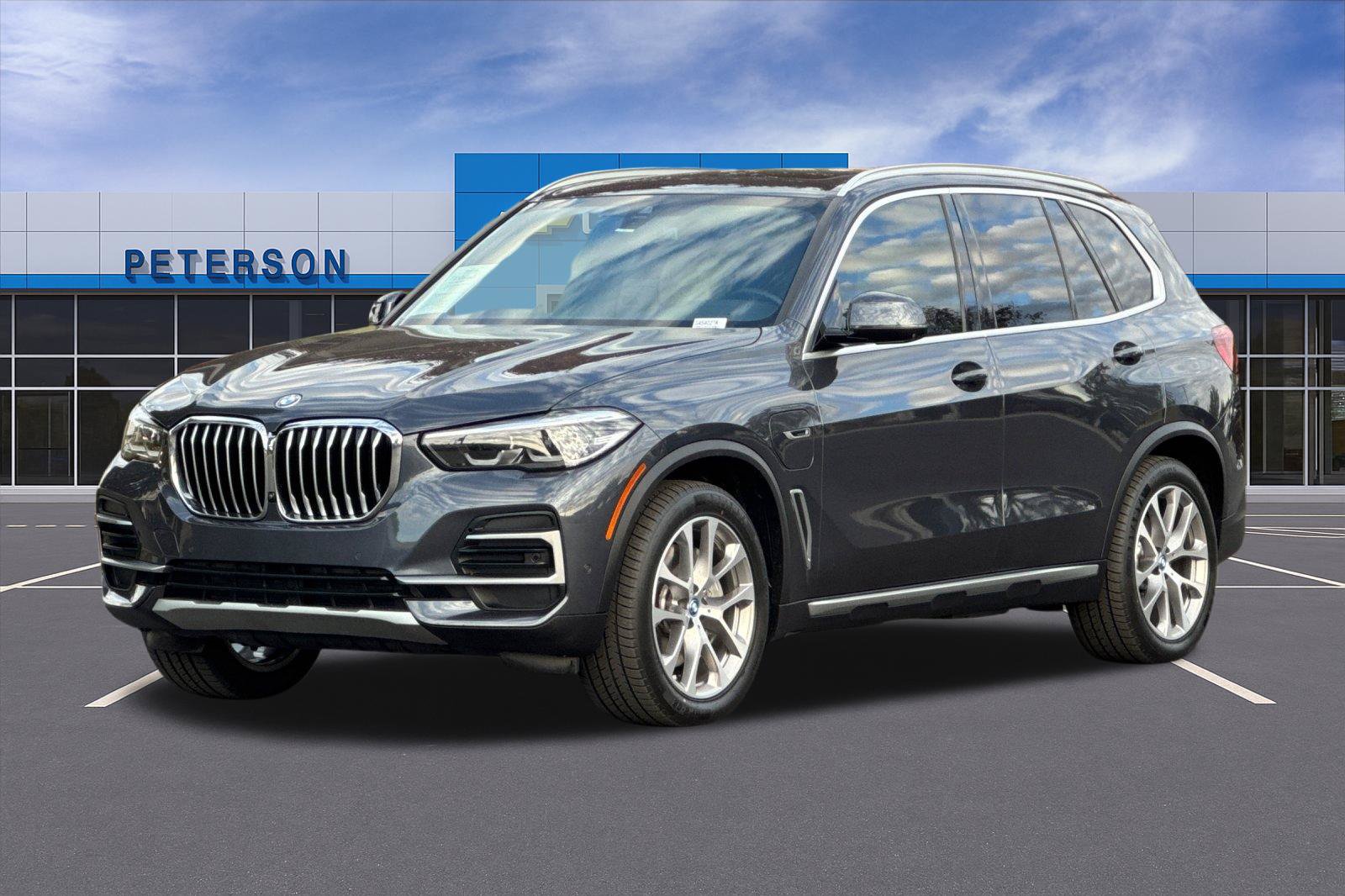 Used 2022 BMW X5 xDrive45e w/ Parking Assistance Package AWD/4WD image 8