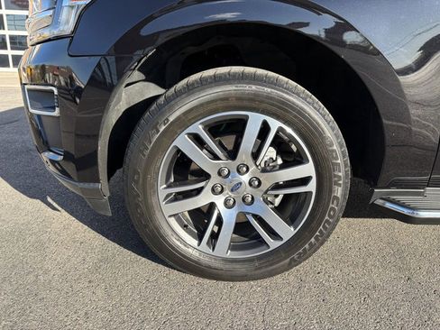 Used 2022 Ford Expedition Max Limited image 13