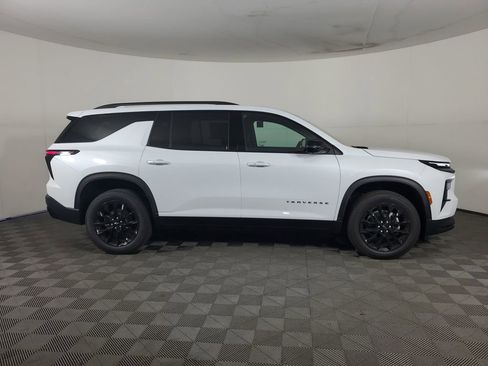 New 2026 Chevrolet Traverse LT w/ Midnight/Sport Edition FWD image 3