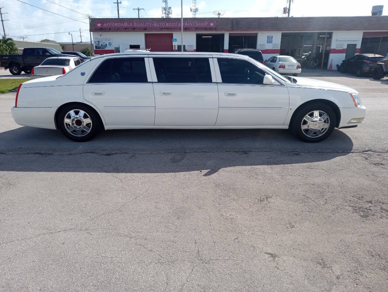 Used 2007 Cadillac DTS FWD image 1