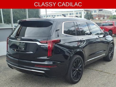 Used 2021 Cadillac XT6 Premium Luxury w/ LPO, Floor Liner Package AWD/4WD image 5