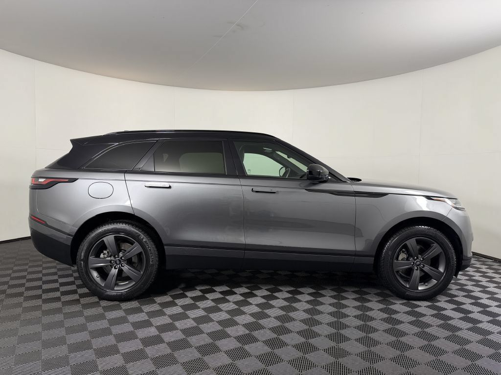 Used 2019 Land Rover Range Rover Velar S AWD/4WD image 4