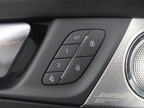 New 2026 Buick Enclave Avenir image 17