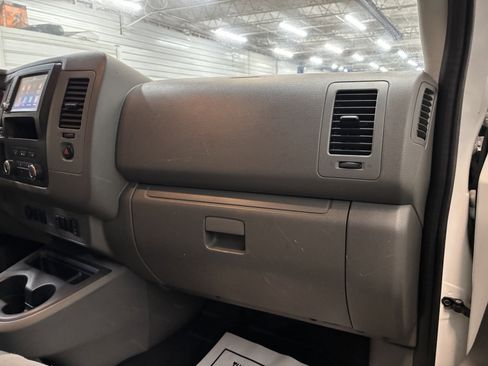 Used 2021 Nissan NV 2500 SV image 28