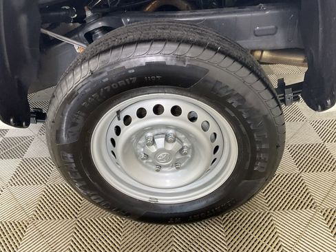 Used 2025 Toyota Tacoma SR image 6