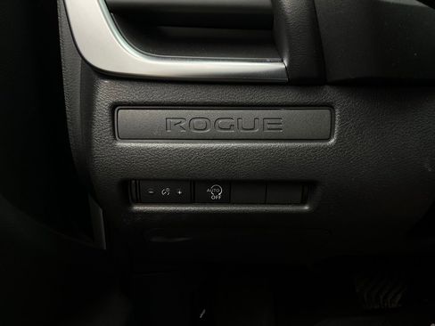 Used 2023 Nissan Rogue S image 21