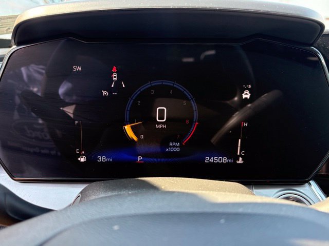 Used 2025 Chevrolet Trax LT FWD image 11