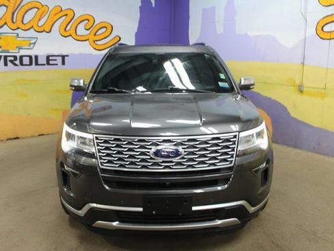 Used 2018 Ford Explorer Platinum AWD/4WD image 3