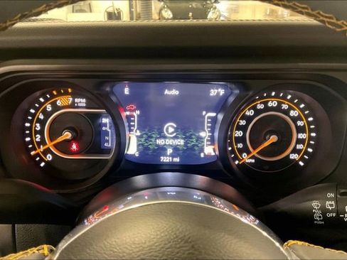 Used 2025 Jeep Wrangler Sahara image 20