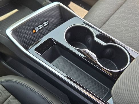 New 2025 Chevrolet Equinox LT w/ Convenience Package II image 16