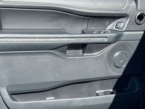 Used 2024 Ford Expedition XLT image 10