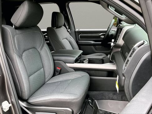New 2026 RAM 1500 4x4 Crew Cab image 21
