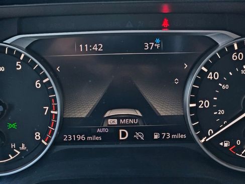 Used 2024 Nissan Pathfinder SL image 27