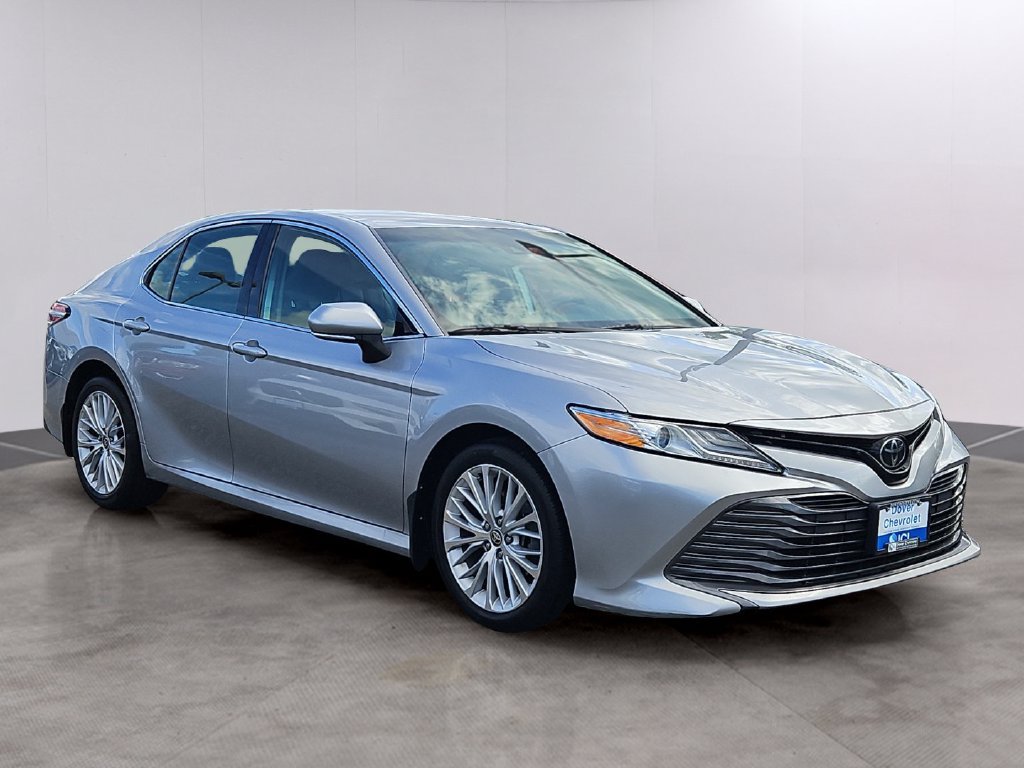 Used 2020 Toyota Camry XLE FWD image 3