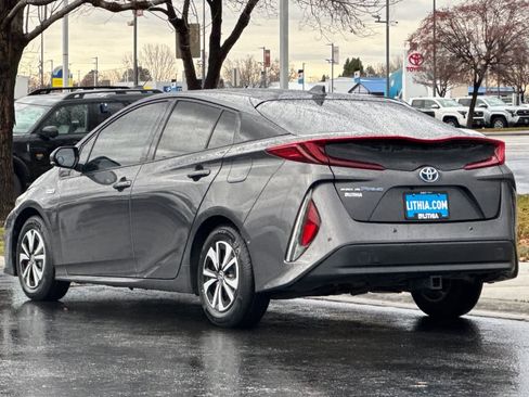 Used 2017 Toyota Prius Prime Advanced image 6