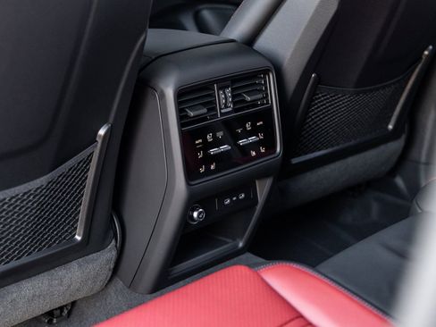 New 2026 Porsche Cayenne S image 38