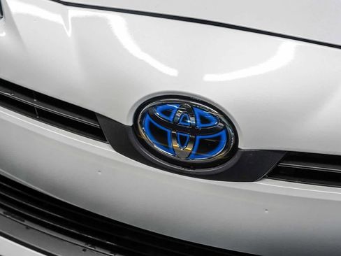 Used 2022 Toyota Prius XLE w/ Advanced Technology Package FWD image 8