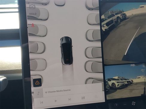 Used 2021 Tesla Model Y Long Range image 8