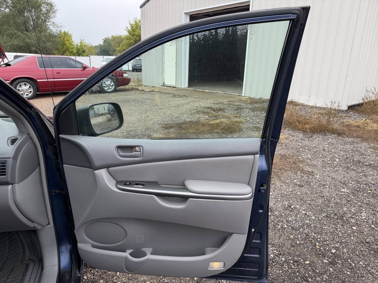 Used 2006 Toyota Sienna LE w/ LE Pkg 4 FWD image 26