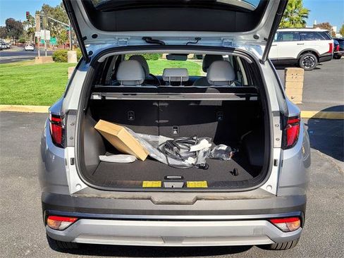 New 2025 Hyundai Tucson SEL image 16