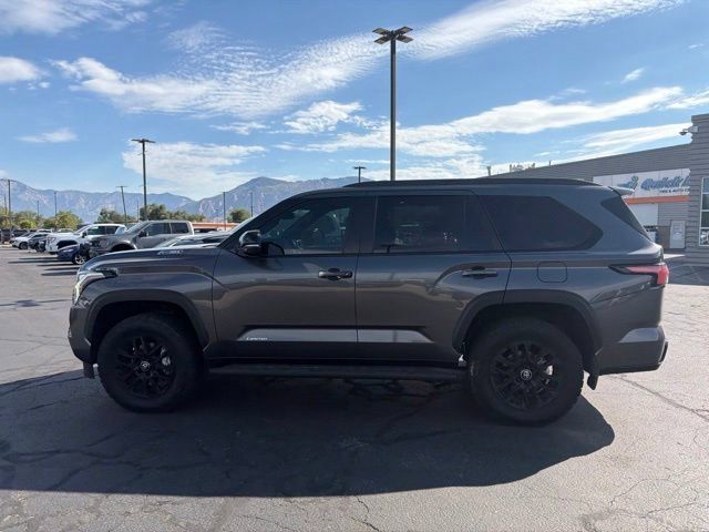 Used 2026 Toyota Sequoia Limited w/ Tow Technology Package AWD/4WD image 10