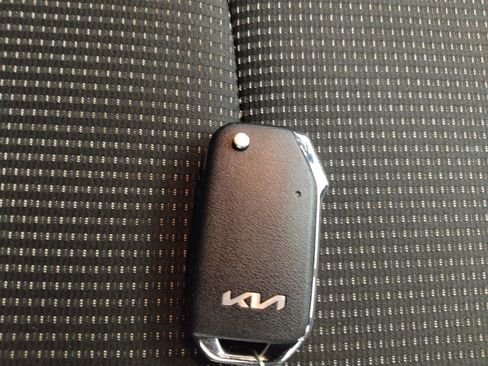 Used 2019 Kia Forte LXS FWD image 32