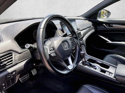 Used 2018 Honda Accord Sport image 14