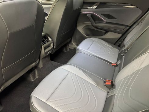 New 2026 Volkswagen Tiguan SE FWD image 11