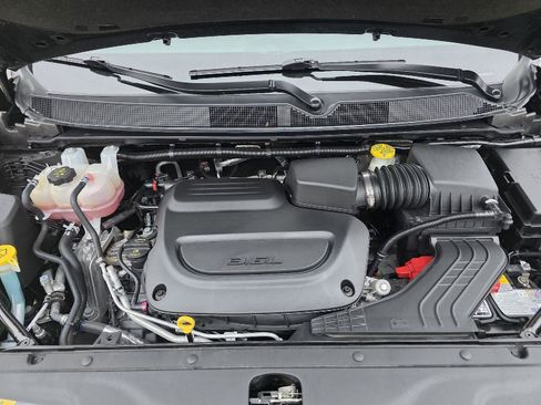 Used 2024 Chrysler Pacifica Pinnacle w/ Trailer Tow Group image 42