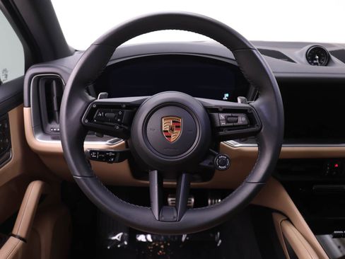 Used 2025 Porsche Cayenne S image 20