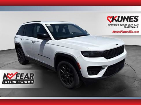 Used 2024 Jeep Grand Cherokee Altitude AWD/4WD image 1