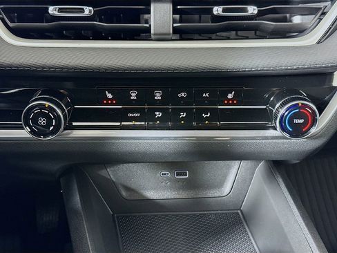 New 2026 Chevrolet Equinox LT w/ Safety and Technology Package image 16