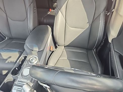 Used 2024 Genesis GV70 2.5T Advanced w/ Advanced Package image 12