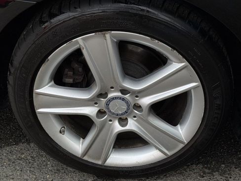 Used 2011 Mercedes-Benz C 300 4MATIC Sedan image 31