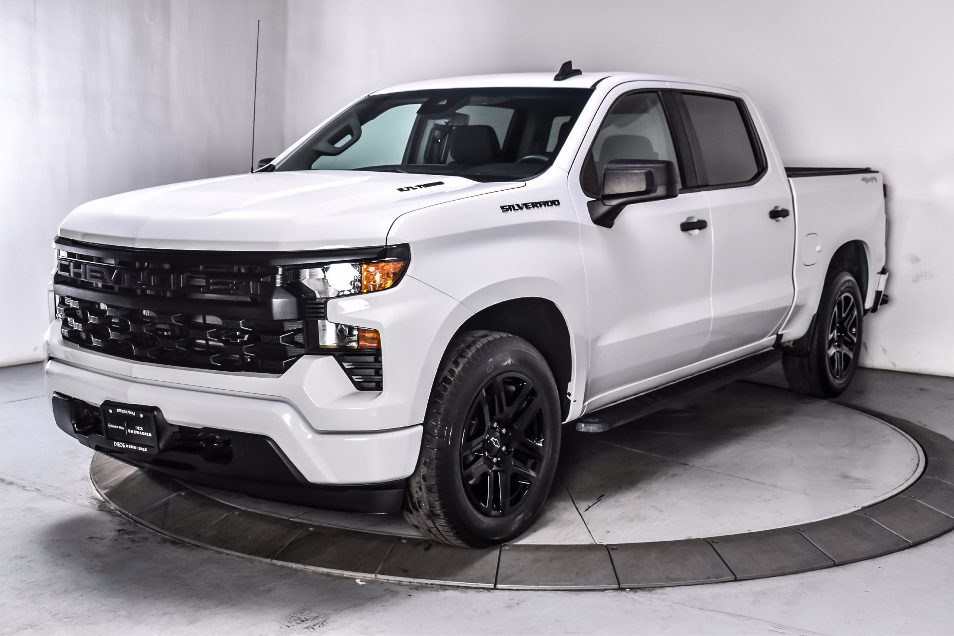 Used 2023 Chevrolet Silverado 1500 Custom w/ LPO, Dark Essentials Package AWD/4WD image 3